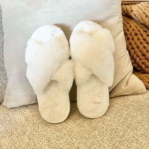 White fluffy soft Bridesmaids slippers 8.5/9